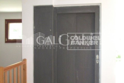 Villa de 4 dormitorios en venta en Principado De Andorra (Ninguna Poblacion Tiene C.P.), Lérida, Cataluña, Spain № 6019 - foto 10