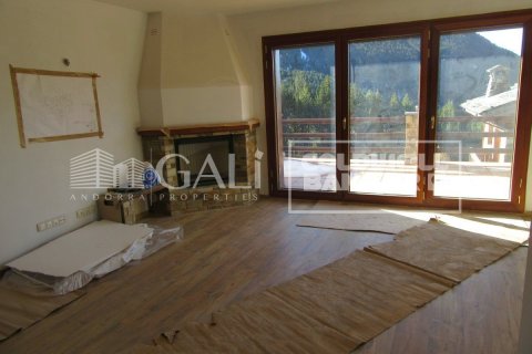 Villa de 4 dormitorios en venta en Principado De Andorra (Ninguna Poblacion Tiene C.P.), Lérida, Cataluña, Spain № 6019 - foto 3
