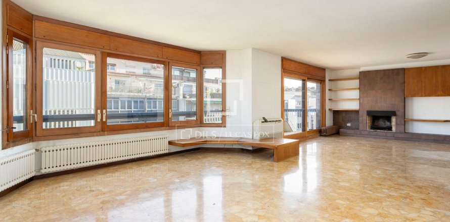 6 bedrooms penthouse for sale in Barcelona, Catalonia, Spain № 3964