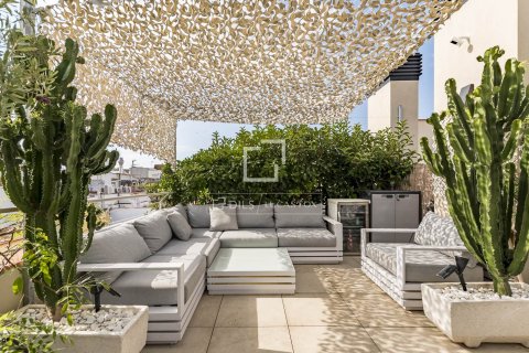 Ático de 2 dormitorios en venta en Barcelona, Cataluña, Spain № 3969