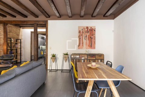 Apartamento de 3 dormitorios en venta en Barcelona, Cataluña, Spain № 3966 - foto 3