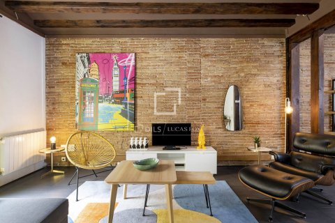 Apartamento de 3 dormitorios en venta en Barcelona, Cataluña, Spain № 3966 - foto 2