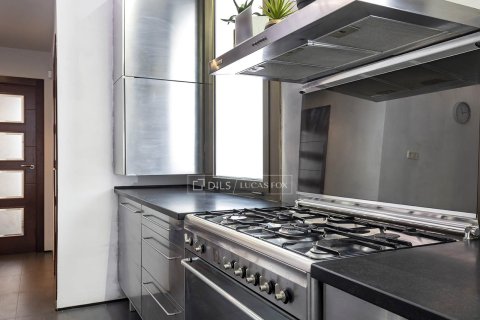 Apartamento de 3 dormitorios en venta en Barcelona, Cataluña, Spain № 3966 - foto 17