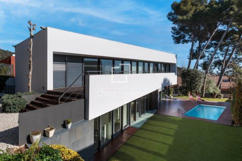 Villa de 4 dormitorios en venta en Premia De Dalt, Barcelona, Cataluña, Spain № 3770