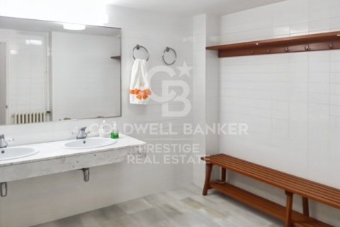 Villa de 6 dormitorios en venta en Castelldefels, Barcelona, Cataluña, Spain № 5317 - foto 23