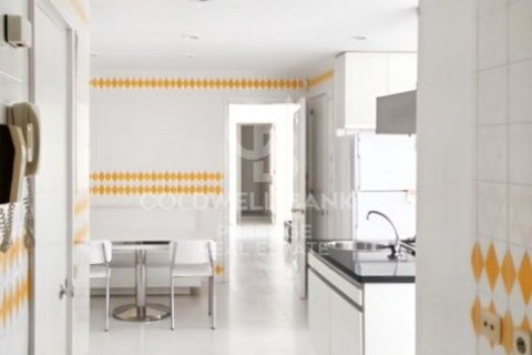Villa de 6 dormitorios en venta en Castelldefels, Barcelona, Cataluña, Spain № 5317 - foto 20