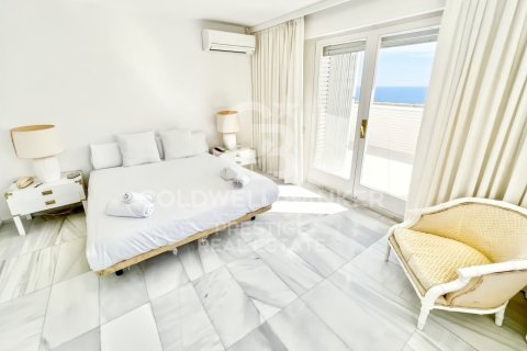Villa de 6 dormitorios en venta en Castelldefels, Barcelona, Cataluña, Spain № 5317 - foto 4
