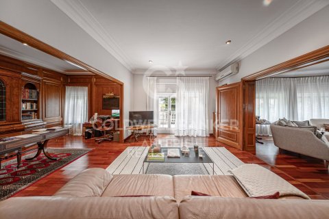 Apartamento de 7 dormitorios en venta en Barcelona, Cataluña, Spain № 5315 - foto 8