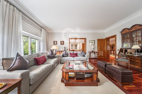 Apartamento de 7 dormitorios en venta en Barcelona, Cataluña, Spain № 5315 - foto 6