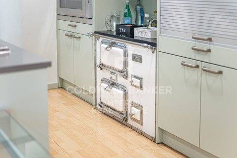 Apartamento de 7 dormitorios en venta en Barcelona, Cataluña, Spain № 5315 - foto 18