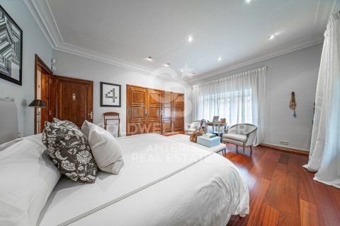 Apartamento de 7 dormitorios en venta en Barcelona, Cataluña, Spain № 5315 - foto 26