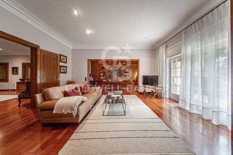 Apartamento de 7 dormitorios en venta en Barcelona, Cataluña, Spain № 5315 - foto 11
