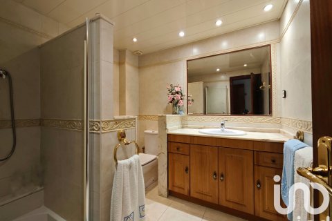 Casa adosada de 4 dormitorios en venta en Sant Llorenc D'hortons, Barcelona, Cataluña, Spain № 4787 - foto 20