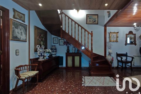 Casa adosada de 4 dormitorios en venta en Sant Llorenc D'hortons, Barcelona, Cataluña, Spain № 4787 - foto 4