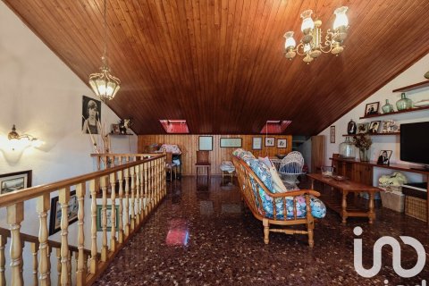 Casa adosada de 4 dormitorios en venta en Sant Llorenc D'hortons, Barcelona, Cataluña, Spain № 4787 - foto 28