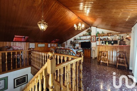 Casa adosada de 4 dormitorios en venta en Sant Llorenc D'hortons, Barcelona, Cataluña, Spain № 4787 - foto 27
