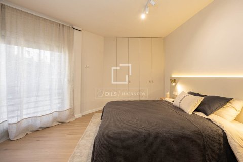 Apartamento de 3 dormitorios en venta en Barcelona, Cataluña, Spain № 3840 - foto 12