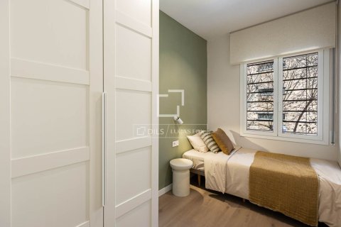 Apartamento de 3 dormitorios en venta en Barcelona, Cataluña, Spain № 3840 - foto 18