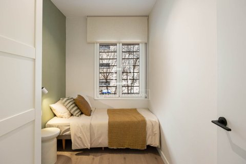 Apartamento de 3 dormitorios en venta en Barcelona, Cataluña, Spain № 3840 - foto 25