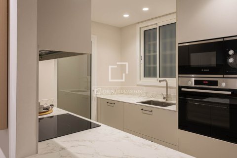 Apartamento de 3 dormitorios en venta en Barcelona, Cataluña, Spain № 3840 - foto 11