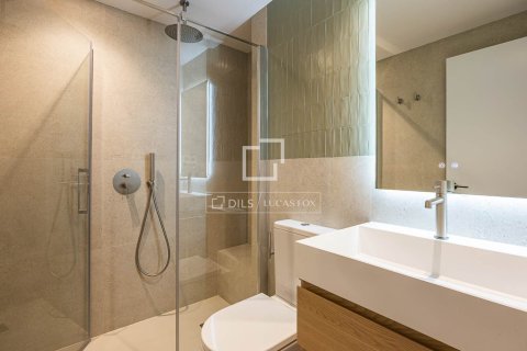 Apartamento de 3 dormitorios en venta en Barcelona, Cataluña, Spain № 3840 - foto 21