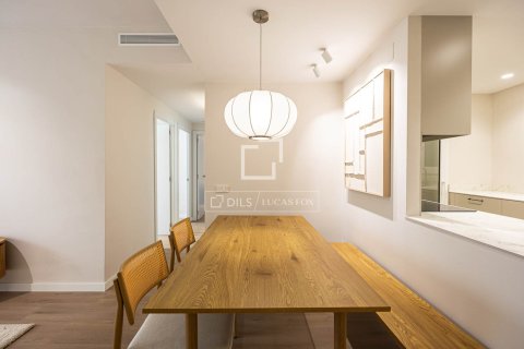 Apartamento de 3 dormitorios en venta en Barcelona, Cataluña, Spain № 3840 - foto 3