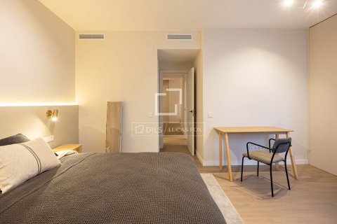 Apartamento de 3 dormitorios en venta en Barcelona, Cataluña, Spain № 3840 - foto 15
