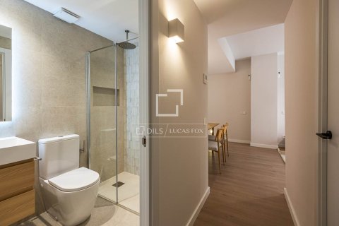 Apartamento de 3 dormitorios en venta en Barcelona, Cataluña, Spain № 3840 - foto 19