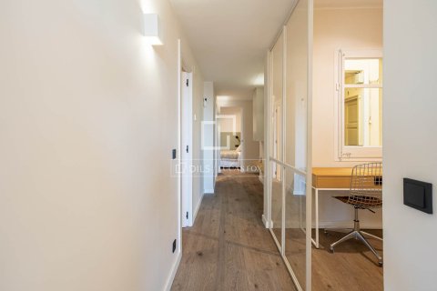 Apartamento de 2 dormitorios en venta en Barcelona, Cataluña, Spain № 3837 - foto 23