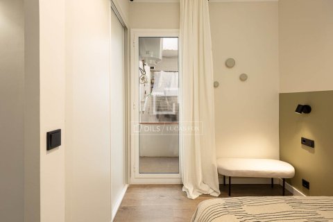 Apartamento de 2 dormitorios en venta en Barcelona, Cataluña, Spain № 3837 - foto 14