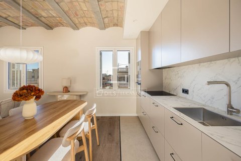 Apartamento de 2 dormitorios en venta en Barcelona, Cataluña, Spain № 3837 - foto 7