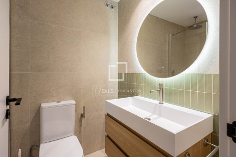 Apartamento de 2 dormitorios en venta en Barcelona, Cataluña, Spain № 3837 - foto 18