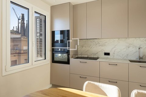 Apartamento de 2 dormitorios en venta en Barcelona, Cataluña, Spain № 3837 - foto 8