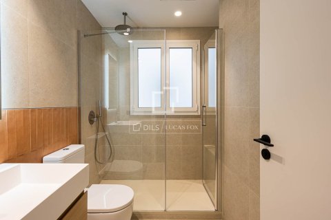 Apartamento de 2 dormitorios en venta en Barcelona, Cataluña, Spain № 3837 - foto 20