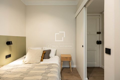 Apartamento de 2 dormitorios en venta en Barcelona, Cataluña, Spain № 3837 - foto 13