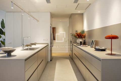 2 bedrooms apartment for sale in Barcelona, Catalonia, Spain № 4323 - photo 13