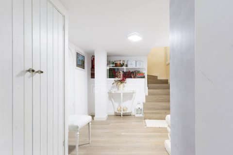 Villa de 4 dormitorios en venta en Castelldefels, Barcelona, Cataluña, Spain № 4326 - foto 28
