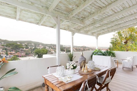 Villa de 4 dormitorios en venta en Castelldefels, Barcelona, Cataluña, Spain № 4326 - foto 5
