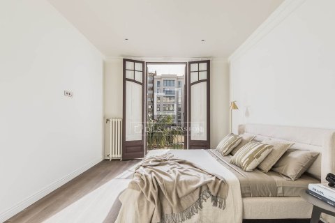4 bedrooms apartment for sale in Barcelona, Catalonia, Spain № 4324 - photo 25