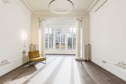 Apartamento de 4 dormitorios en venta en Barcelona, Cataluña, Spain № 4324