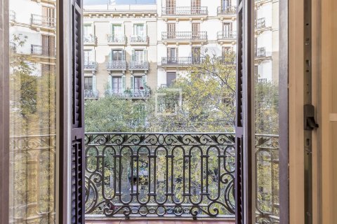 4 bedrooms apartment for sale in Barcelona, Catalonia, Spain № 4324 - photo 8