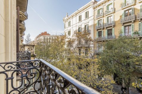 4 bedrooms apartment for sale in Barcelona, Catalonia, Spain № 4324 - photo 9