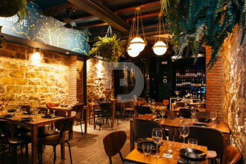 120 sq.m. commercial property for sale in L'Eixample, Barcelona, Catalonia, Spain № 4565 - photo 3