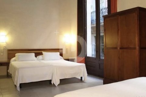 Hotel de 2002 m² en venta en Ciudad Vieja, Barcelona, Cataluña, Spain № 4570 - foto 2