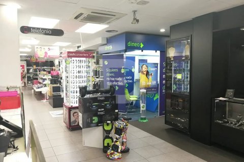 Propiedad comercial de 382 m² en venta en Sants-Montjuïc, Barcelona, Cataluña, Spain № 4564 - foto 2
