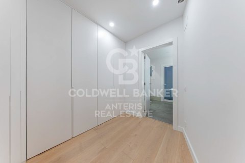 Apartamento de 3 dormitorios en venta en Barcelona, Cataluña, Spain № 7841 - foto 13