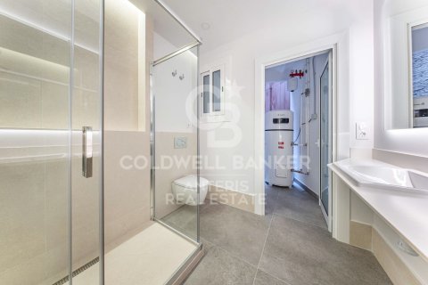 Apartamento de 3 dormitorios en venta en Barcelona, Cataluña, Spain № 7841 - foto 2