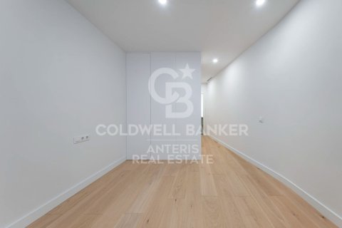 Apartamento de 3 dormitorios en venta en Barcelona, Cataluña, Spain № 7841 - foto 15