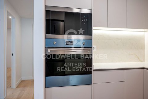 Apartamento de 3 dormitorios en venta en Barcelona, Cataluña, Spain № 7841 - foto 24