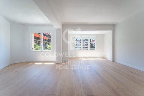 Apartamento de 3 dormitorios en venta en Barcelona, Cataluña, Spain № 7841 - foto 30